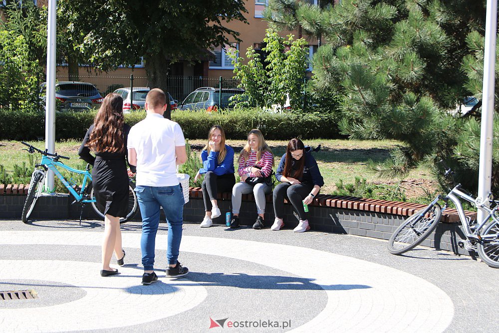 Narodowe Czytanie w Szkole Podstawowej nr 5 {02.09.2022] - zdjęcie #16 - eOstroleka.pl