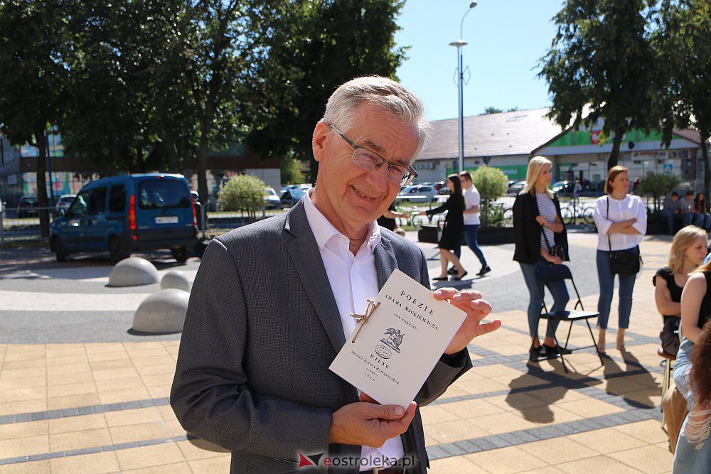 Narodowe Czytanie w Szkole Podstawowej nr 5 {02.09.2022] - zdjęcie #43 - eOstroleka.pl