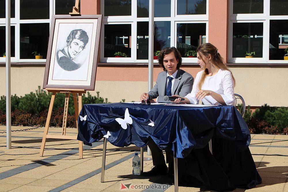 Narodowe Czytanie w Szkole Podstawowej nr 5 {02.09.2022] - zdjęcie #18 - eOstroleka.pl