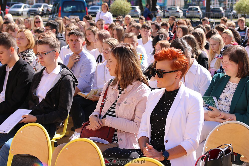 Narodowe Czytanie w Szkole Podstawowej nr 5 {02.09.2022] - zdjęcie #16 - eOstroleka.pl