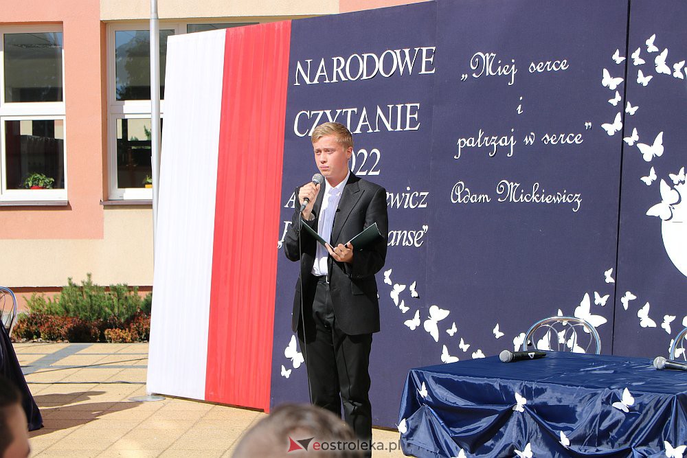 Narodowe Czytanie w Szkole Podstawowej nr 5 {02.09.2022] - zdjęcie #6 - eOstroleka.pl