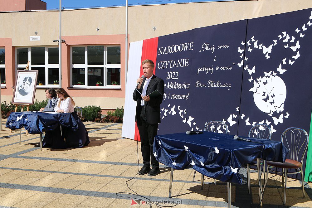 Narodowe Czytanie w Szkole Podstawowej nr 5 {02.09.2022] - zdjęcie #5 - eOstroleka.pl