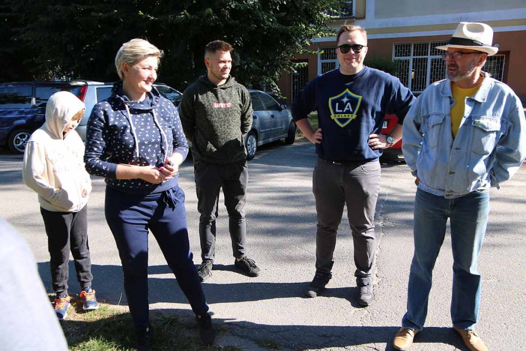 Sprzątanie parku na osiedlu Wojciechowice [03.09.2022] - zdjęcie #25 - eOstroleka.pl