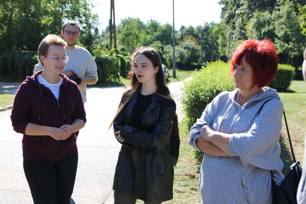Sprzątanie parku na osiedlu Wojciechowice [03.09.2022] - zdjęcie #23 - eOstroleka.pl