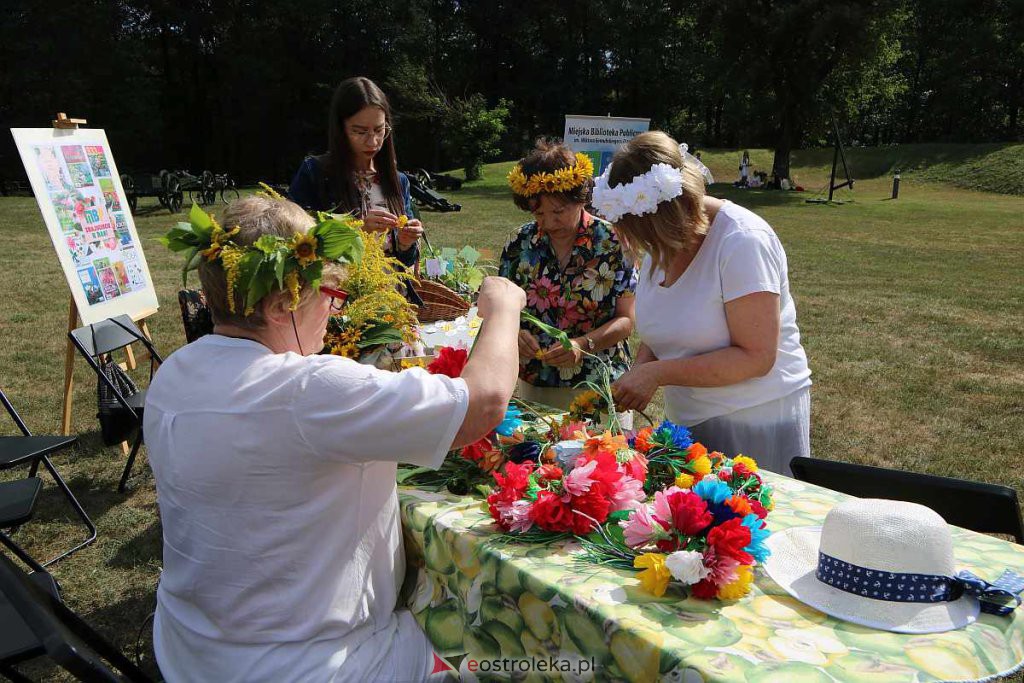 Piknik literacki na Fortach Bema i 11. edycja akcji Narodowe Czytanie w Ostrołęce [03.09.2022] - zdjęcie #49 - eOstroleka.pl