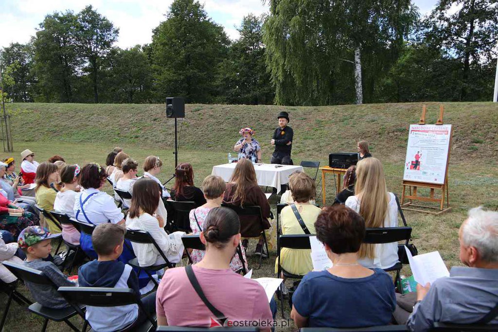 Piknik literacki na Fortach Bema i 11. edycja akcji Narodowe Czytanie w Ostrołęce [03.09.2022] - zdjęcie #30 - eOstroleka.pl