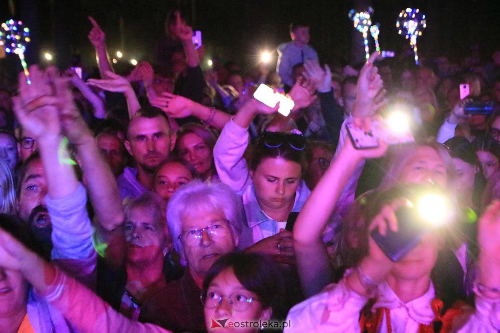 Zenek Martyniuk gwiazdą Niedzieli Kadzidlańskiej. Pod sceną tłumy i prawdziwe szaleństwo [04.09.2022] - zdjęcie #5 - eOstroleka.pl
