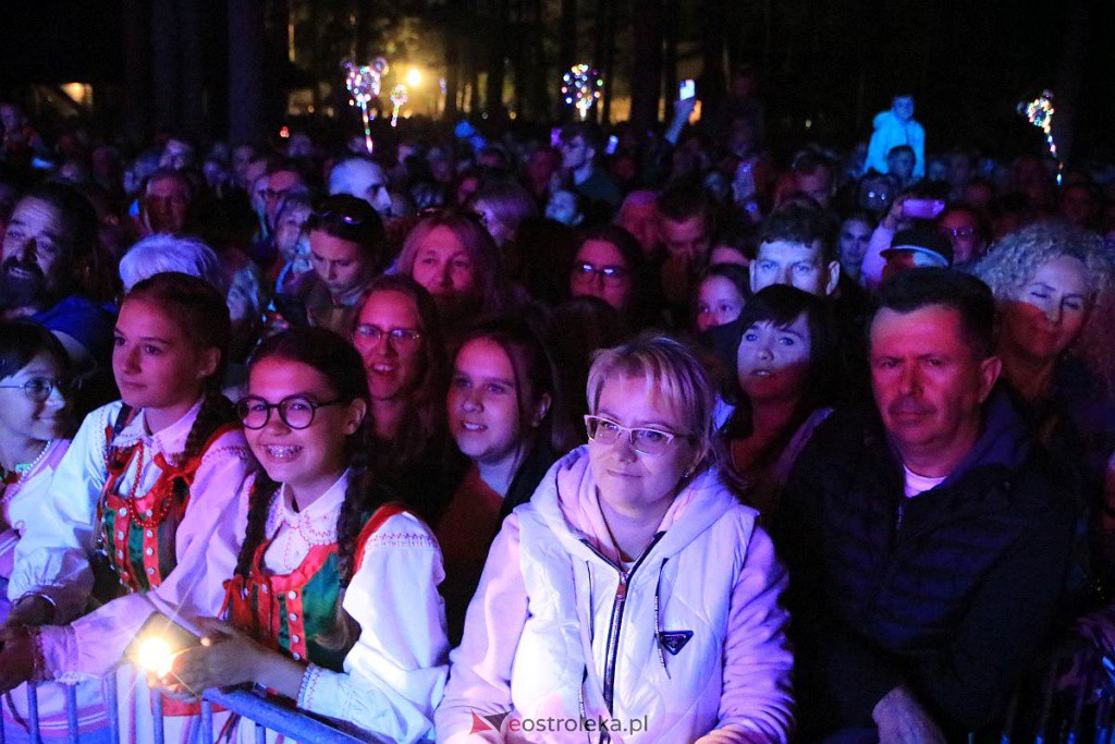 Zenek Martyniuk gwiazdą Niedzieli Kadzidlańskiej. Pod sceną tłumy i prawdziwe szaleństwo [04.09.2022] - zdjęcie #2 - eOstroleka.pl