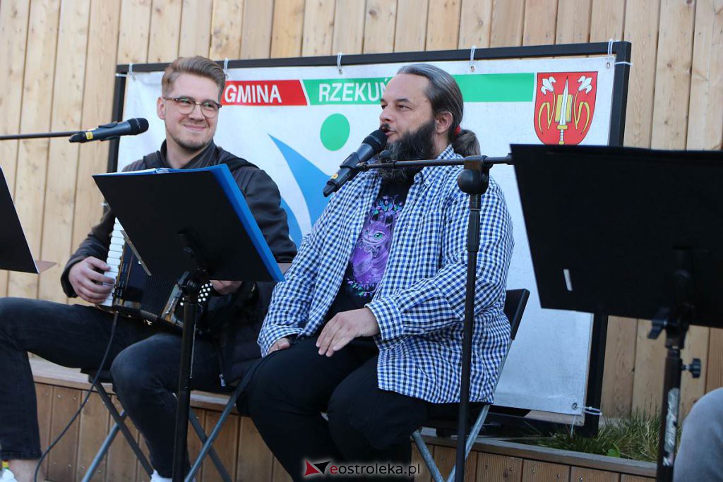 Muzyczne lato w tężni. Tym razem Grupa Nie Oni Jedni [04.09.2022] - zdjęcie #8 - eOstroleka.pl