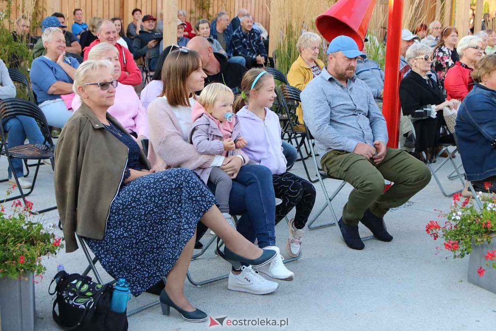 Muzyczne lato w tężni. Tym razem Grupa Nie Oni Jedni [04.09.2022] - zdjęcie #6 - eOstroleka.pl