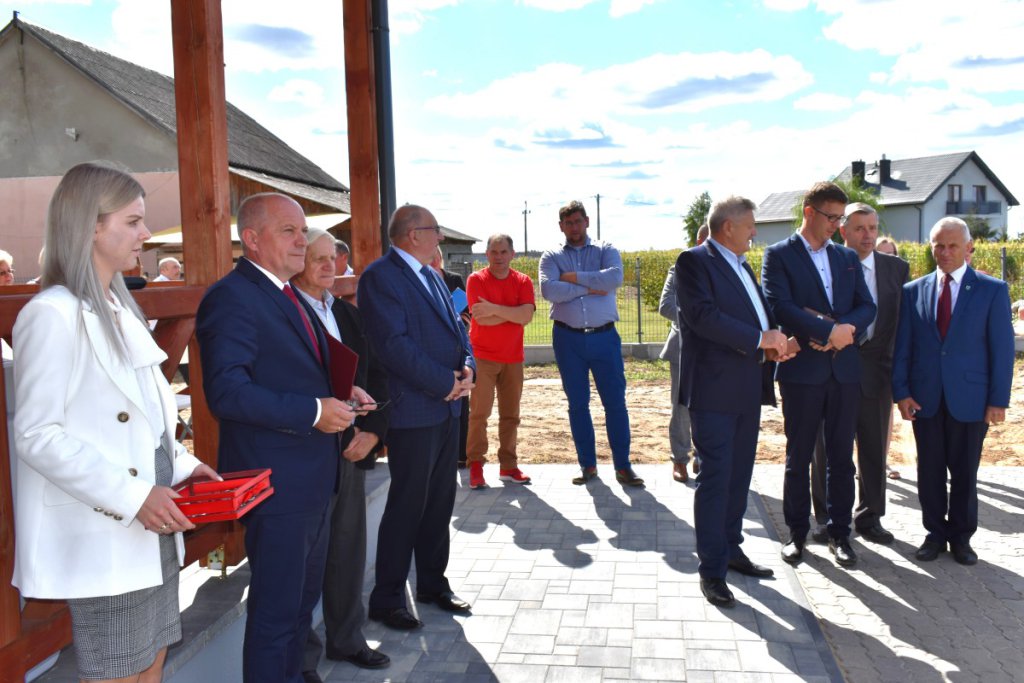 W Szafrankach mają własne miejsce do sołeckich spotkań i zabaw. Nowa świetlica wiejska oficjalnie otwarta! [06.09.2022] - zdjęcie #8 - eOstroleka.pl