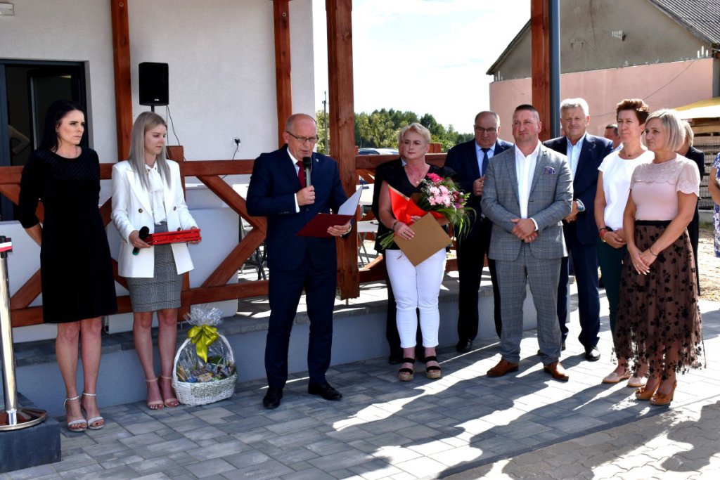 W Szafrankach mają własne miejsce do sołeckich spotkań i zabaw. Nowa świetlica wiejska oficjalnie otwarta! [06.09.2022] - zdjęcie #23 - eOstroleka.pl