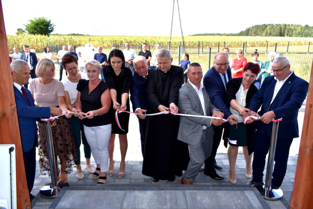 W Szafrankach mają własne miejsce do sołeckich spotkań i zabaw. Nowa świetlica wiejska oficjalnie otwarta! [06.09.2022] - zdjęcie #17 - eOstroleka.pl