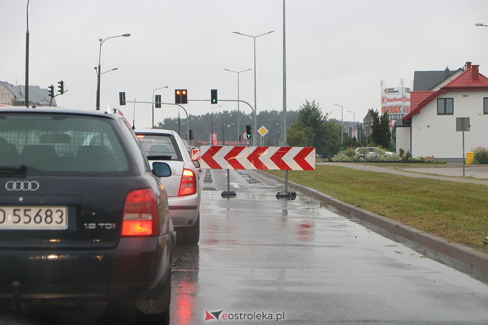 Uwaga kierowcy! Rondo Zbawiciela Świata całkowicie nieprzejezdne [09.09.2022] - zdjęcie #9 - eOstroleka.pl