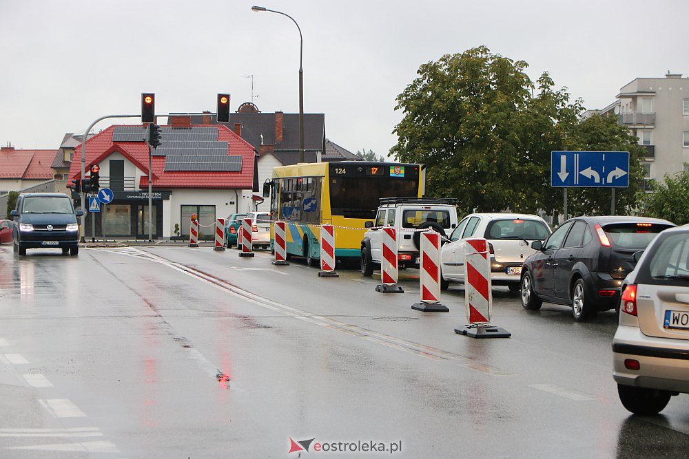 Uwaga kierowcy! Rondo Zbawiciela Świata całkowicie nieprzejezdne [09.09.2022] - zdjęcie #6 - eOstroleka.pl