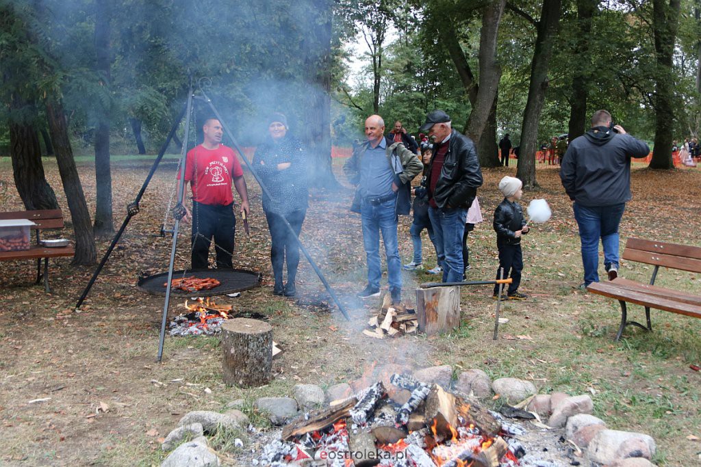 Pieczenie ziemniaka z pokazem tresury psów obronnych w Przytułach Starych [10.09.2022] - zdjęcie #75 - eOstroleka.pl