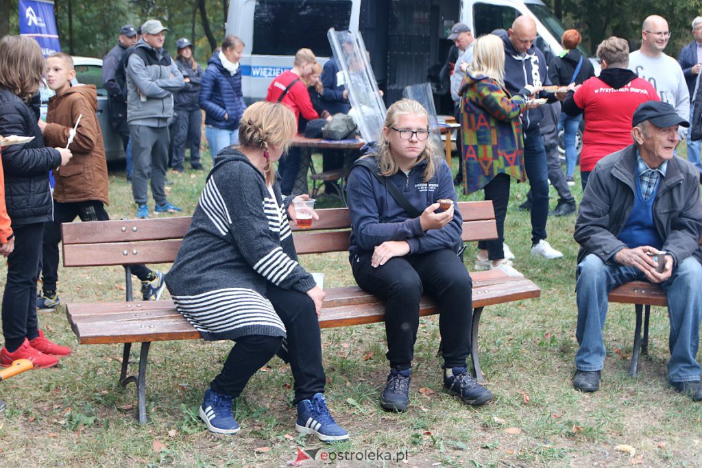 Pieczenie ziemniaka z pokazem tresury psów obronnych w Przytułach Starych [10.09.2022] - zdjęcie #31 - eOstroleka.pl