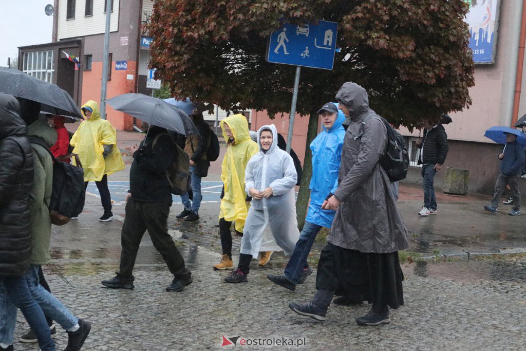 Pielgrzymka do Dąbrówki [11.09.2022] - zdjęcie #1 - eOstroleka.pl