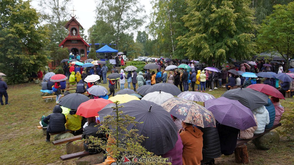 Odpust św. Anny. Pielgrzymka z Ostrołęki do Dąbrówki [11.09.2022] - zdjęcie #8 - eOstroleka.pl