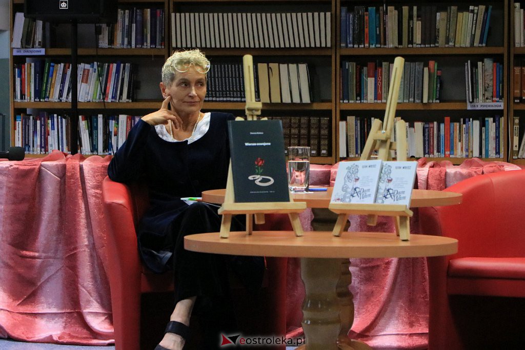 Nowości od Wołoszów. Ona prezentowała tomik poezji, on - najnowszą płytę [13.09.2022] - zdjęcie #13 - eOstroleka.pl