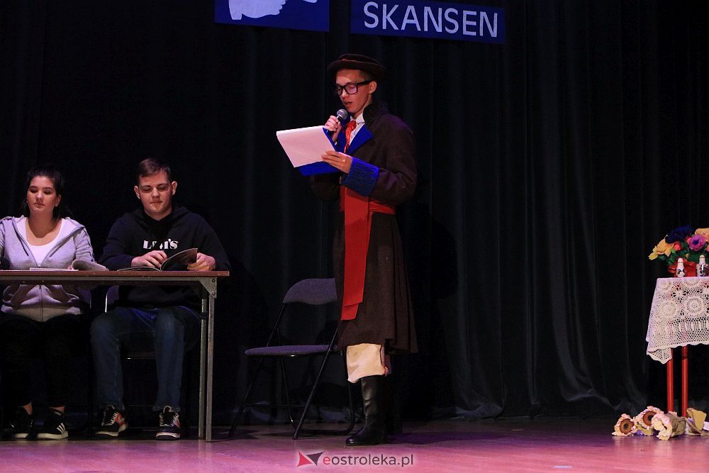 Gala z okazji Dnia Patrona w ZSZ nr 4 [16.09.2022] - zdjęcie #2 - eOstroleka.pl