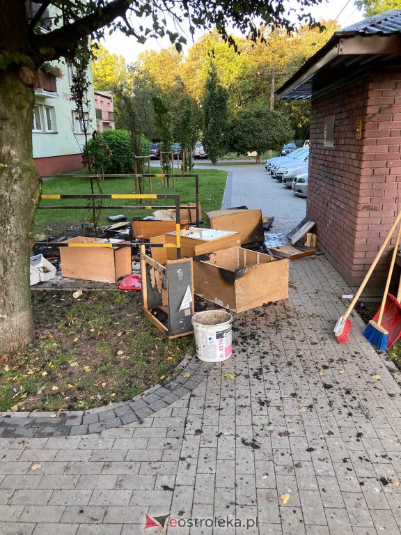 Ostrołęka: Pożar śmieci przy Piłsudskiego [16.09.2022] - zdjęcie #4 - eOstroleka.pl