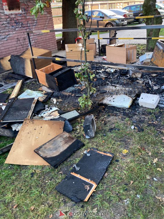 Ostrołęka: Pożar śmieci przy Piłsudskiego [16.09.2022] - zdjęcie #1 - eOstroleka.pl