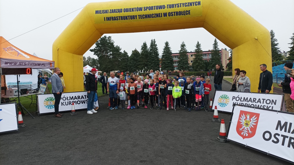Półmaraton Kurpiowski: biegi dla dzieci [18.09.2022] - zdjęcie #58 - eOstroleka.pl