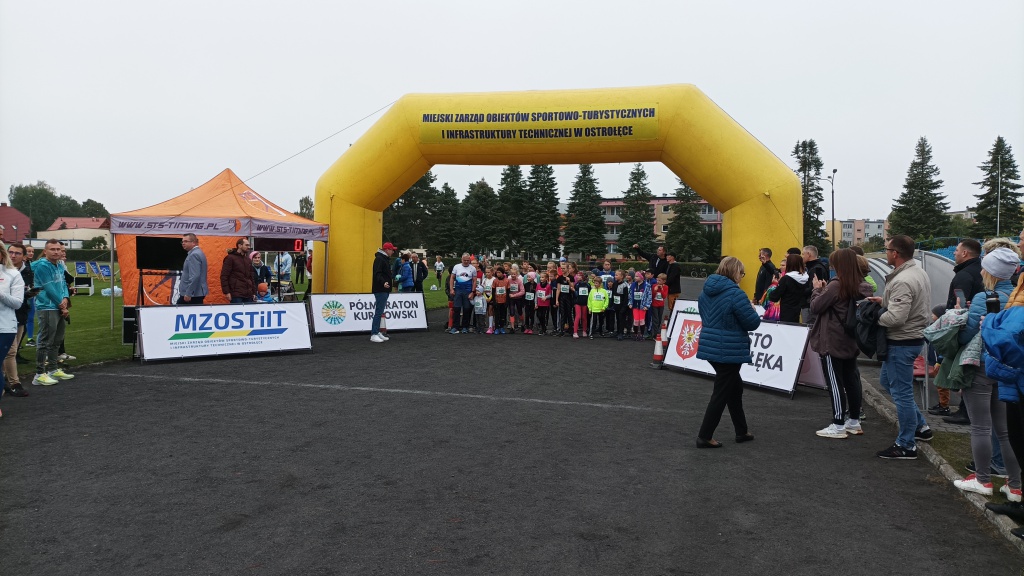 Półmaraton Kurpiowski: biegi dla dzieci [18.09.2022] - zdjęcie #56 - eOstroleka.pl