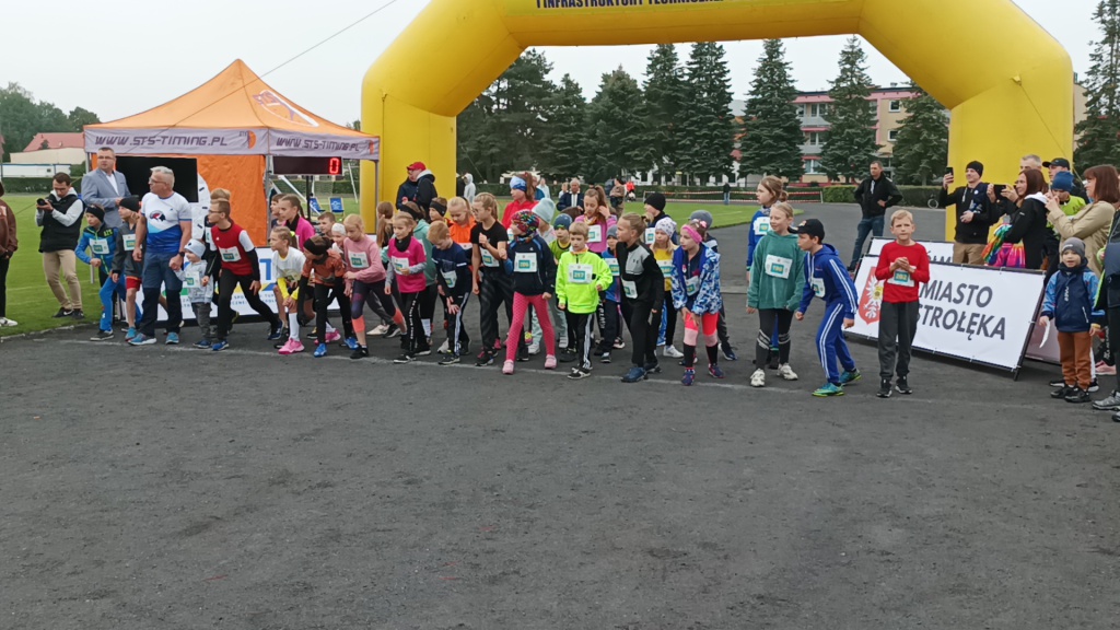 Półmaraton Kurpiowski: biegi dla dzieci [18.09.2022] - zdjęcie #54 - eOstroleka.pl