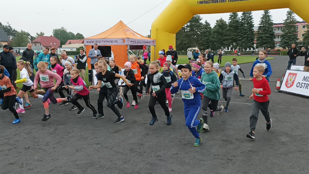 Półmaraton Kurpiowski: biegi dla dzieci [18.09.2022] - zdjęcie #52 - eOstroleka.pl