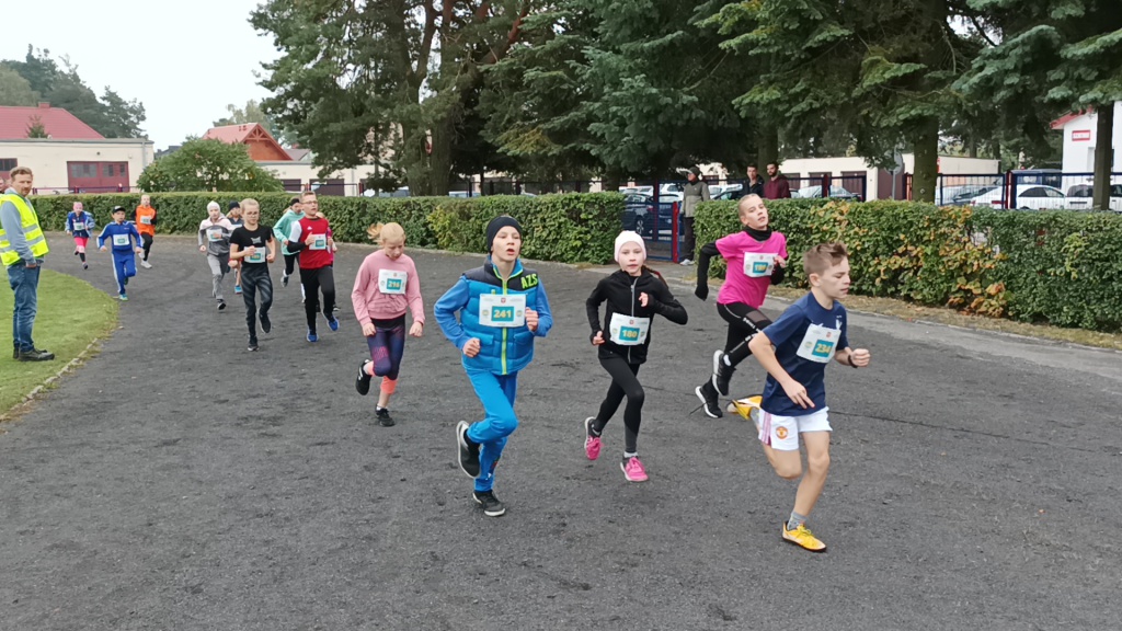 Półmaraton Kurpiowski: biegi dla dzieci [18.09.2022] - zdjęcie #46 - eOstroleka.pl