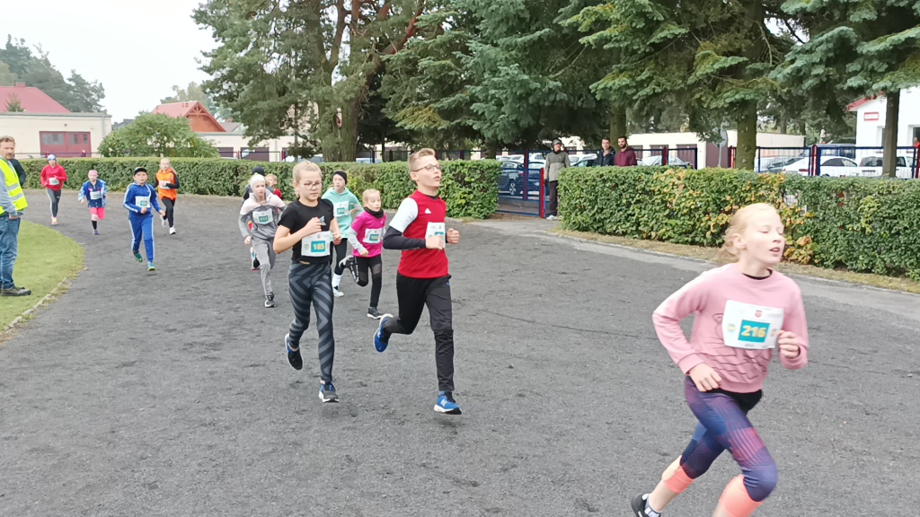 Półmaraton Kurpiowski: biegi dla dzieci [18.09.2022] - zdjęcie #45 - eOstroleka.pl