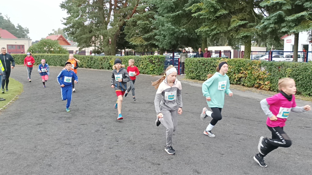Półmaraton Kurpiowski: biegi dla dzieci [18.09.2022] - zdjęcie #43 - eOstroleka.pl
