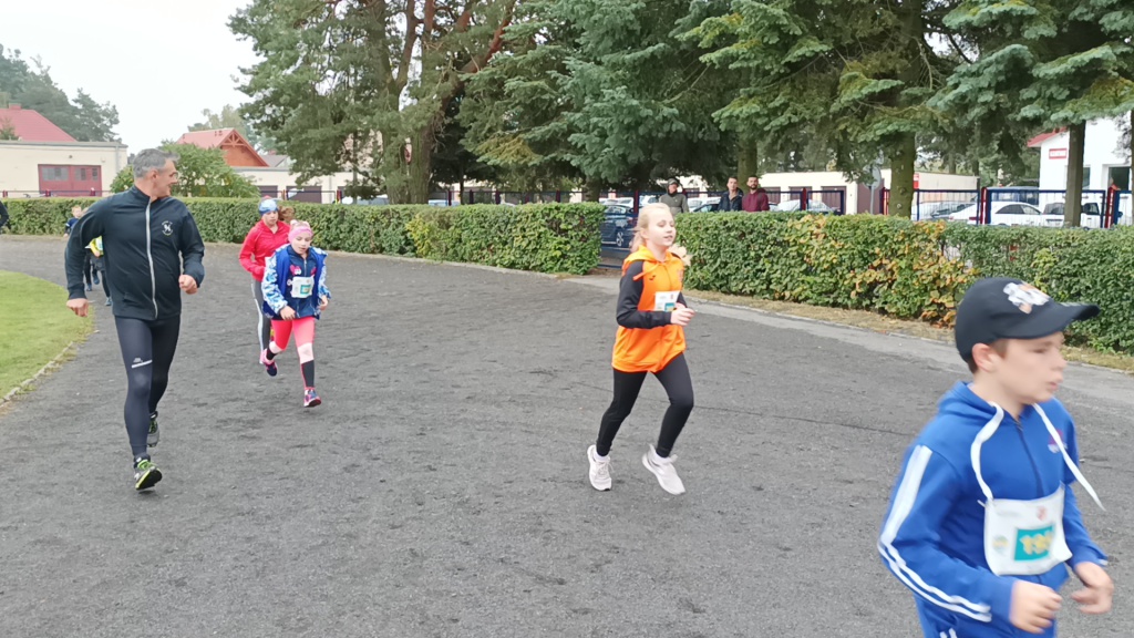 Półmaraton Kurpiowski: biegi dla dzieci [18.09.2022] - zdjęcie #40 - eOstroleka.pl