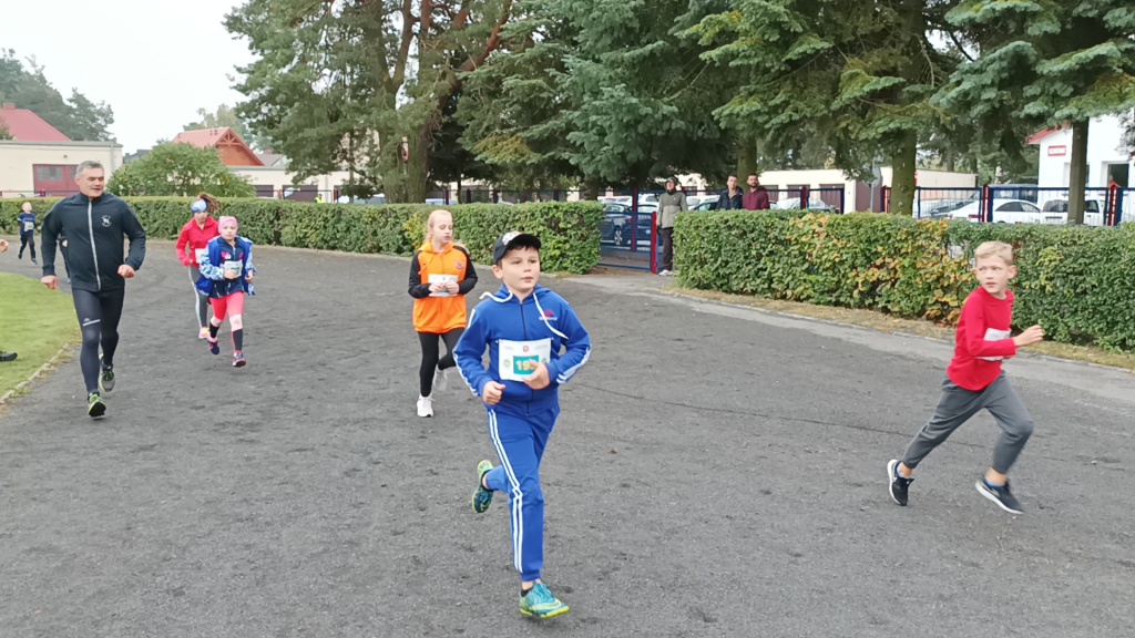 Półmaraton Kurpiowski: biegi dla dzieci [18.09.2022] - zdjęcie #41 - eOstroleka.pl