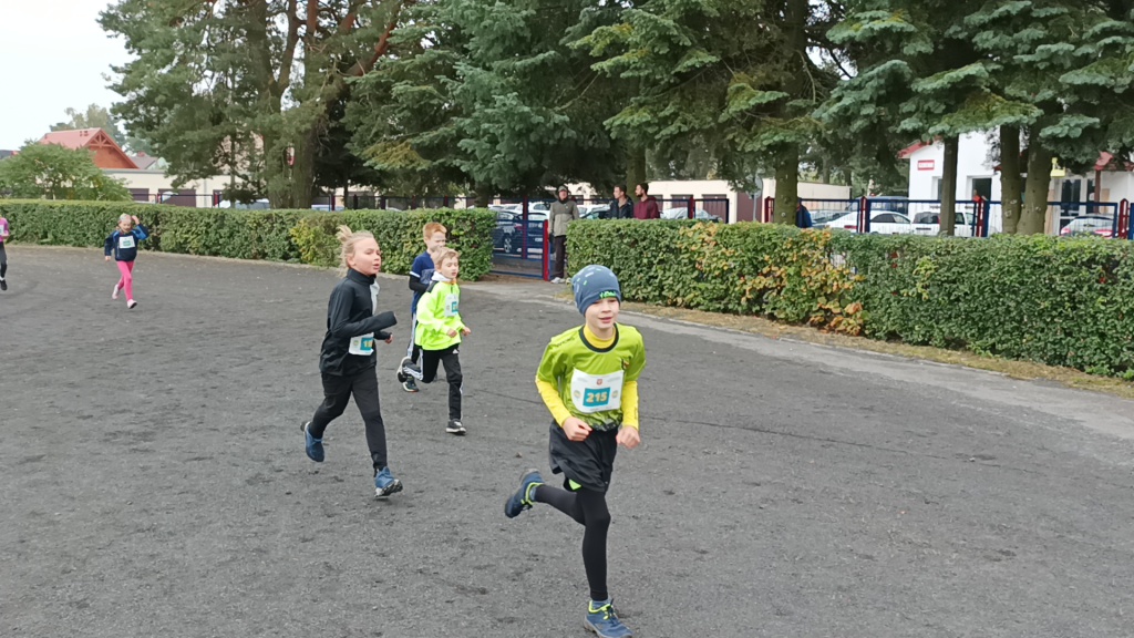 Półmaraton Kurpiowski: biegi dla dzieci [18.09.2022] - zdjęcie #34 - eOstroleka.pl