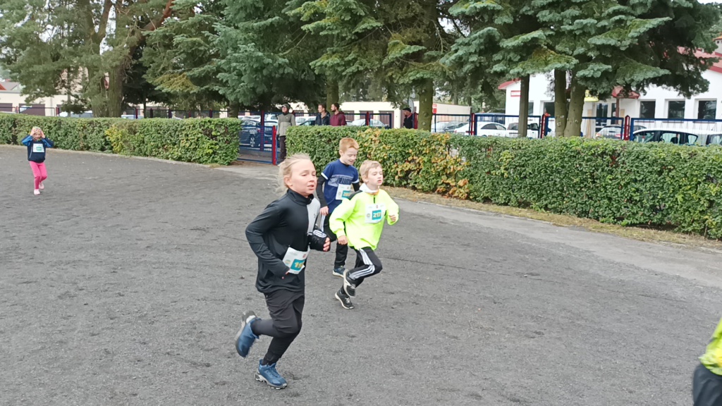 Półmaraton Kurpiowski: biegi dla dzieci [18.09.2022] - zdjęcie #33 - eOstroleka.pl