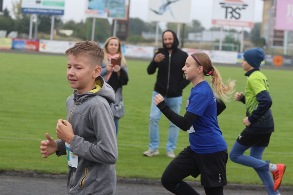 Półmaraton Kurpiowski: biegi dla dzieci [18.09.2022] - zdjęcie #81 - eOstroleka.pl