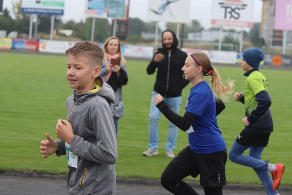 Półmaraton Kurpiowski: biegi dla dzieci [18.09.2022] - zdjęcie #130 - eOstroleka.pl