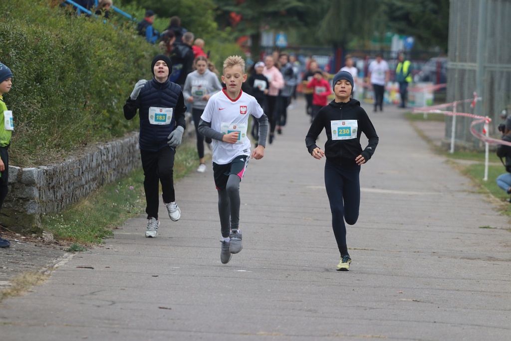 Półmaraton Kurpiowski: biegi dla dzieci [18.09.2022] - zdjęcie #82 - eOstroleka.pl