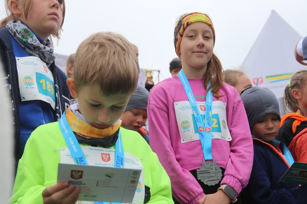 Półmaraton Kurpiowski: biegi dla dzieci [18.09.2022] - zdjęcie #75 - eOstroleka.pl