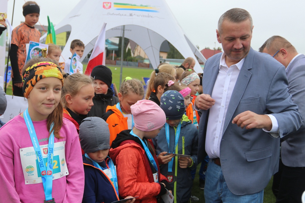 Półmaraton Kurpiowski: biegi dla dzieci [18.09.2022] - zdjęcie #74 - eOstroleka.pl