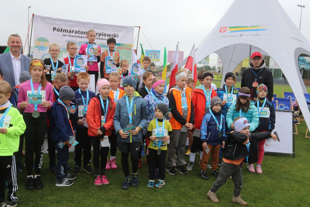 Półmaraton Kurpiowski: biegi dla dzieci [18.09.2022] - zdjęcie #66 - eOstroleka.pl