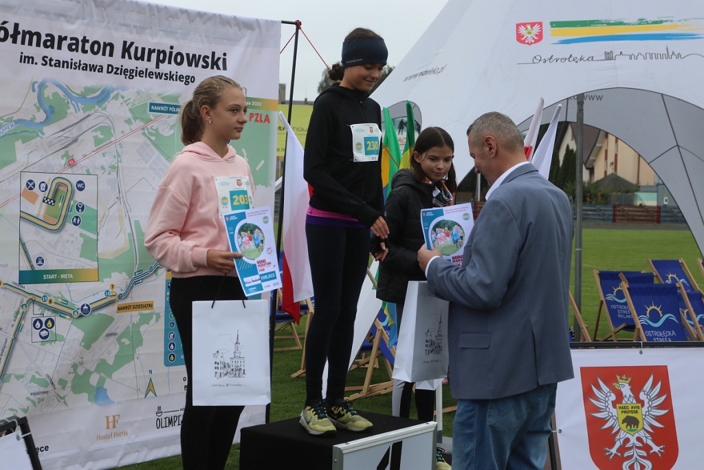 Półmaraton Kurpiowski: biegi dla dzieci [18.09.2022] - zdjęcie #60 - eOstroleka.pl