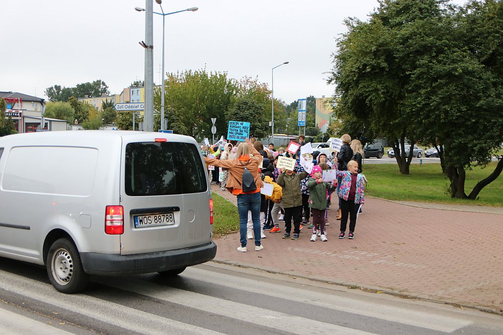 Happening w SP 5. Akcja EDWARD [20.09.2022] - zdjęcie #42 - eOstroleka.pl