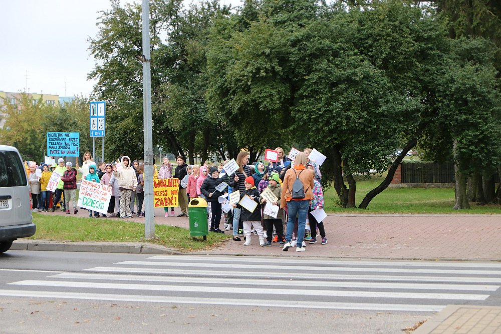 Happening w SP 5. Akcja EDWARD [20.09.2022] - zdjęcie #51 - eOstroleka.pl