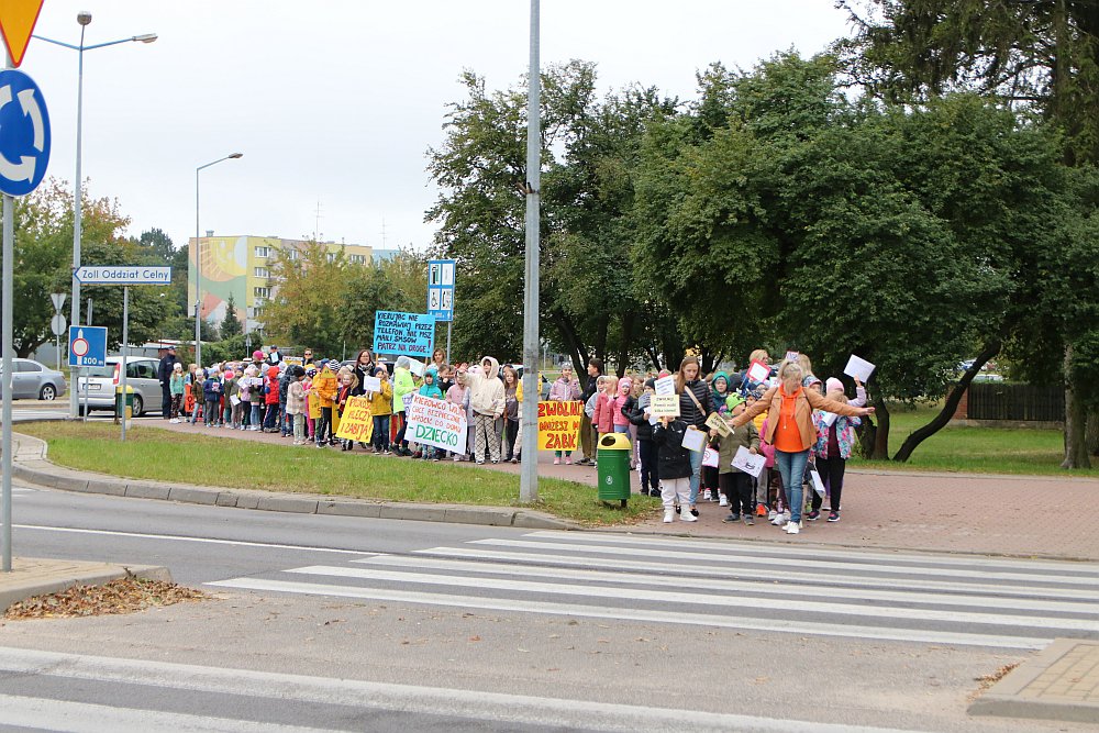 Happening w SP 5. Akcja EDWARD [20.09.2022] - zdjęcie #52 - eOstroleka.pl