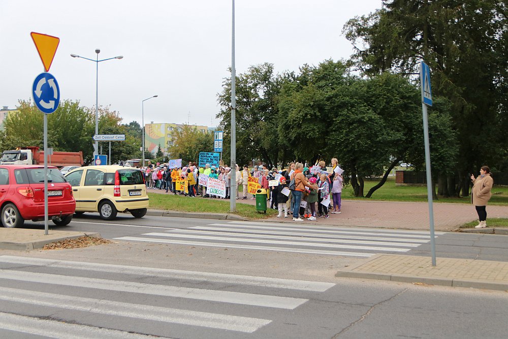 Happening w SP 5. Akcja EDWARD [20.09.2022] - zdjęcie #58 - eOstroleka.pl