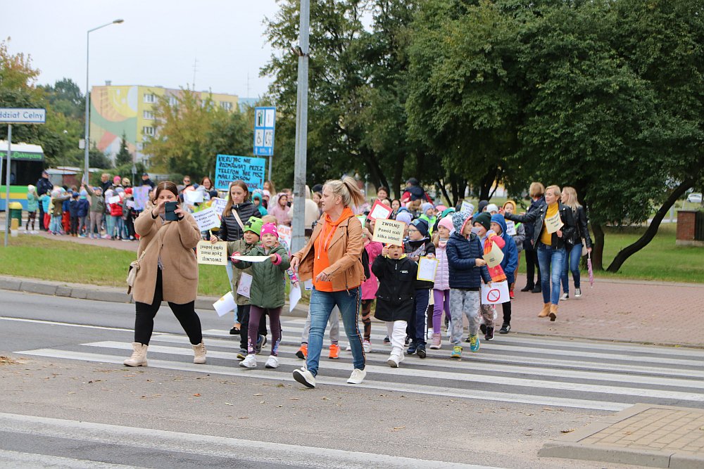 Happening w SP 5. Akcja EDWARD [20.09.2022] - zdjęcie #60 - eOstroleka.pl